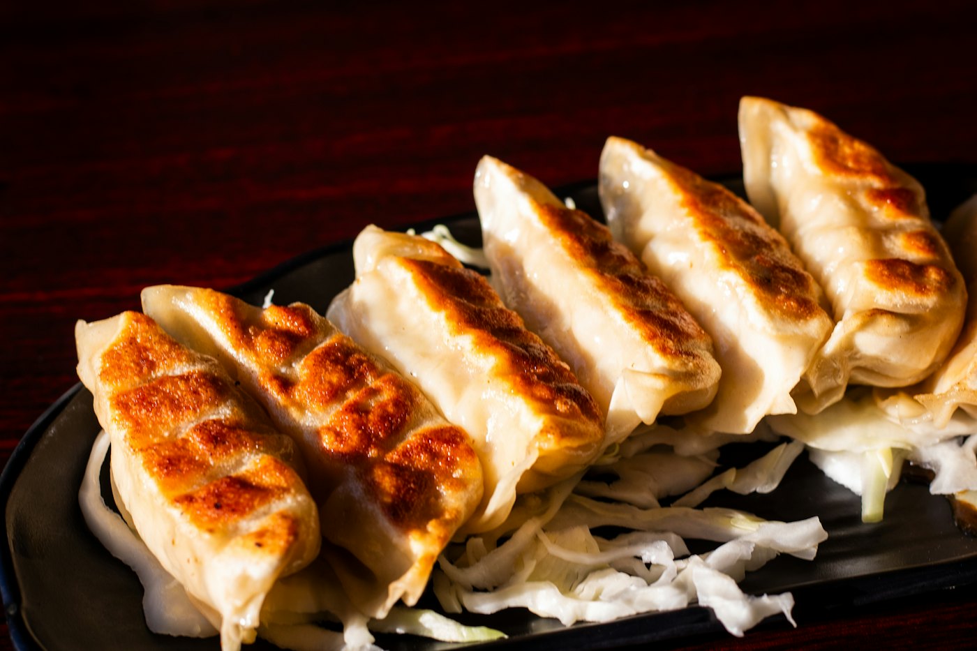 Gyoza a la plancha con la base dorada